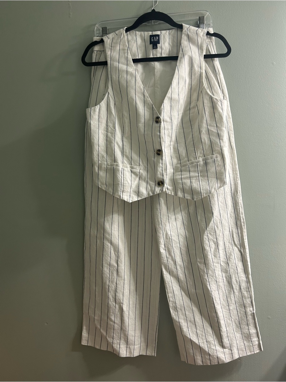 Gap linen-blend co-ord set pinstripe vest and matching wide-leg trousers - Picture 4 of 14